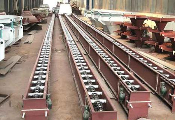 鏈式輸(shu)送機工(gong)作中